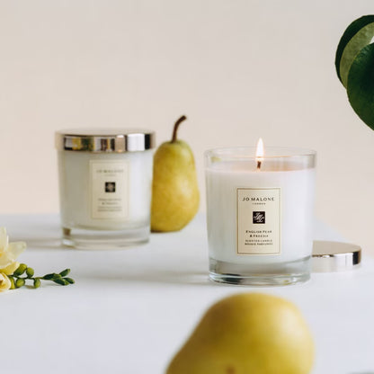 English Pear & Freesia Scented Candle-200g